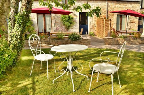 Domaine De Lestrou�