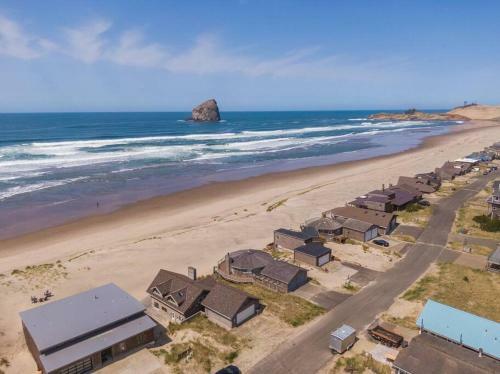 New!! Sand Dollar - Beachfront, Family Friendly Home With Highspeed Internet!