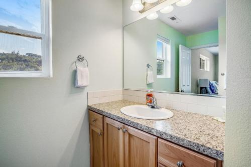 Rjd Beachside Vacation Home A