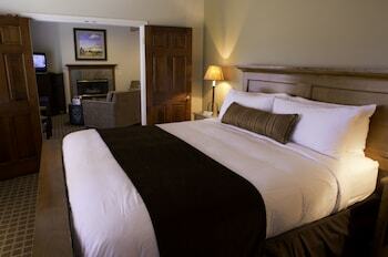 Hotel Pine Ridge Inn