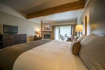 Hotel Pine Ridge Inn