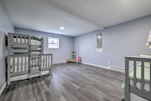 Stunning Stroudsburg Home With Private Hot Tub!
