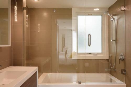 The Gallery Stunning 6bd House W Spa And Parking