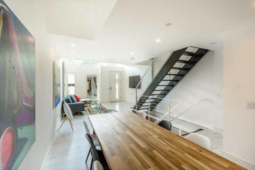 The Gallery Stunning 6bd House W Spa And Parking