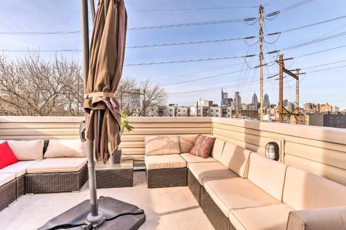 Chic Philly Townhome With Rooftop Deck And View!