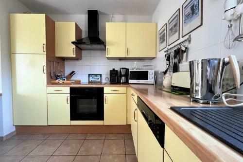Belle Villa Avec Piscine Priv�e � 800 M de Loc�an 6 Pers