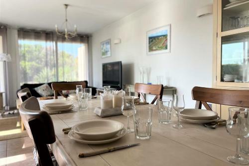 Belle Villa Avec Piscine Priv�e � 800 M de Loc�an 6 Pers