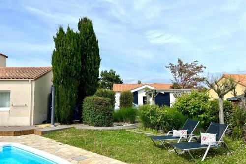 Belle Villa Avec Piscine Priv�e � 800 M de Loc�an 6 Pers