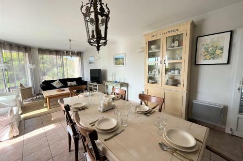 Belle Villa Avec Piscine Priv�e � 800 M de Loc�an 6 Pers