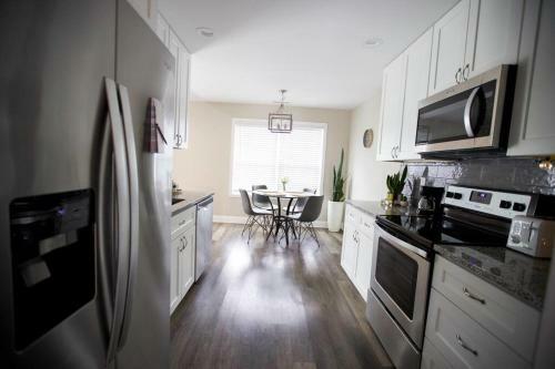 Entire Brand New Modern 3 Bed 2 Bath House