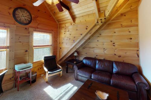 Crocketts Cabin