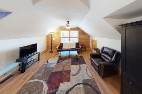 Crocketts Cabin