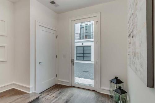 4 Connecting Condos - Sleeps 32 To 36 - Firepits - Garages - Rooftops Decks - Great Views - Security
