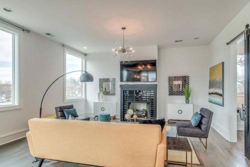 4 Connecting Condos - Sleeps 32 To 36 - Firepits - Garages - Rooftops Decks - Great Views - Security