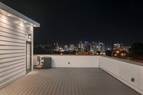4 Connecting Condos - Sleeps 32 To 36 - Firepits - Garages - Rooftops Decks - Great Views - Security