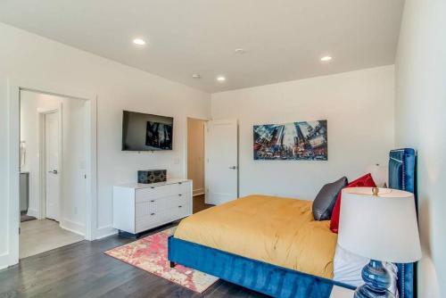 4 Connecting Condos - Sleeps 32 To 36 - Firepits - Garages - Rooftops Decks - Great Views - Security