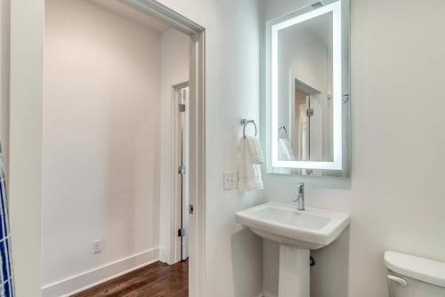 4 Connecting Condos - Sleeps 32 To 36 - Firepits - Garages - Rooftops Decks - Great Views - Security