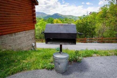 Poolin Around With Private Hot Tub And Indoor Pool