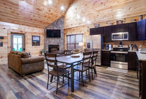 Swimming Bears Lodge Two Cabins With Pools And Hottubs