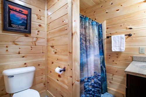 Swimming Bears Lodge Two Cabins With Pools And Hottubs