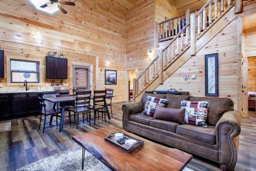 Swimming Bears Lodge Two Cabins With Pools And Hottubs