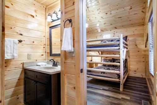 Swimming Bears Lodge Two Cabins With Pools And Hottubs
