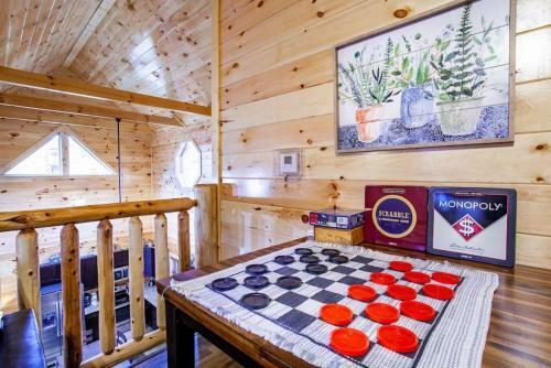 Swimming Bears Lodge Two Cabins With Pools And Hottubs