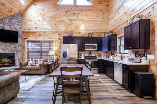 Swimming Bears Lodge Two Cabins With Pools And Hottubs