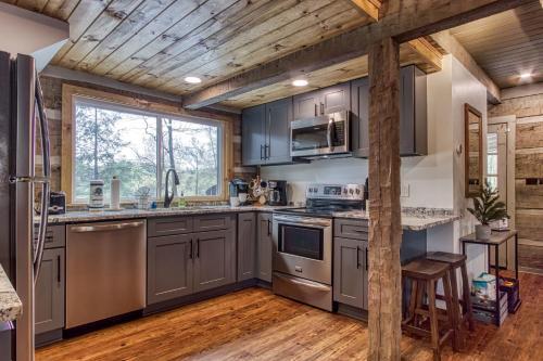 Bear Creek Cabin Cabin