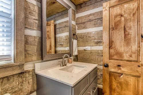 Bear Creek Cabin Cabin