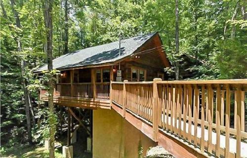 Creekside Paradise Found! One-bedroom Mountain Cabin In Pigeon Forge