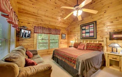 Creekside Paradise Found! One-bedroom Mountain Cabin In Pigeon Forge