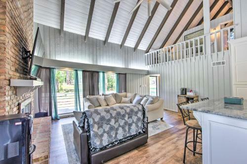 Brookeland Resort Cabin With Golf And Lake Access