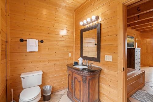 Blue Ridge Refuge Cabin