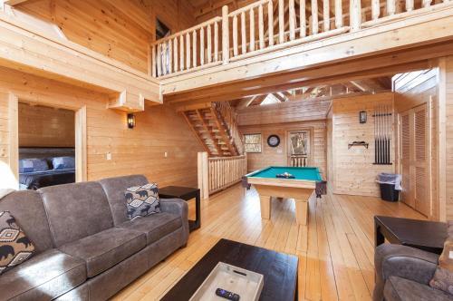 Blue Ridge Refuge Cabin