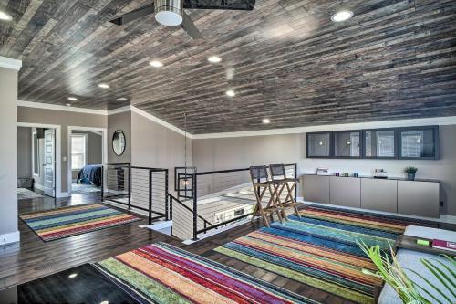 Spacious Sevierville Home With Private Hot Tub!