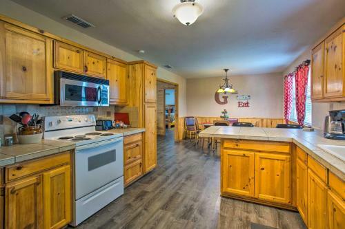 Emory Escape With Pond Access Less Than 13 Mi To Lake!