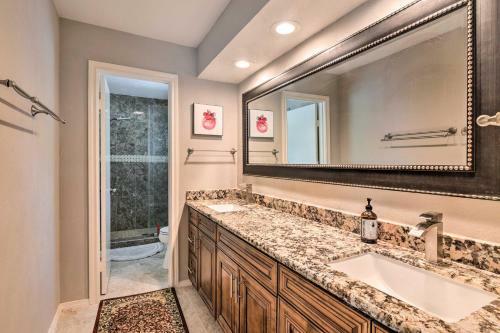 Freeport Retreat With Lake Views 6 Mi To Beach