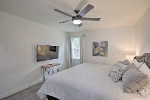 Charming Dallas Home With Yard About 6 Mi To Dtwn!