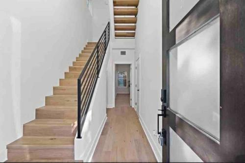 Stunning 4 Story Modern Home W/ Spectacular Views