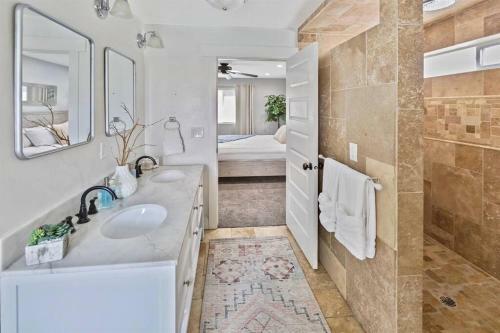 Entertainment Dream Large Home With 7 Bedrooms Sleeps 20+