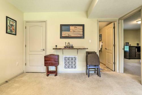 Pet-friendly Bentonville Cabin With Mtn Views!