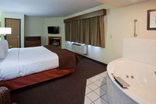 Hotel Americinn Lodge & Suites - Bismarck