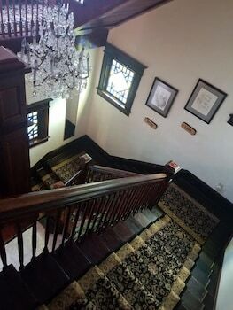 Bed & Breakfast Spurs N Lace Inn
