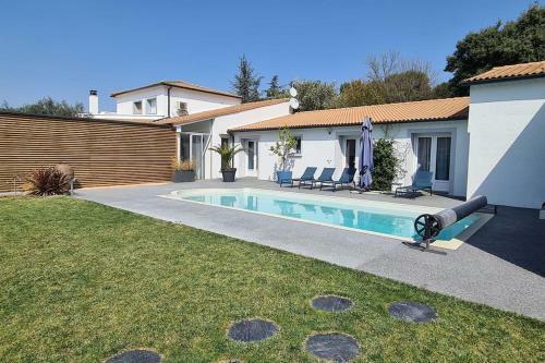 Villa Spacieuse Avec Piscine