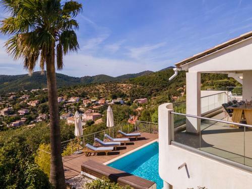 Ferienhaus Petites Maures, Meerblick Und Eigener Pool