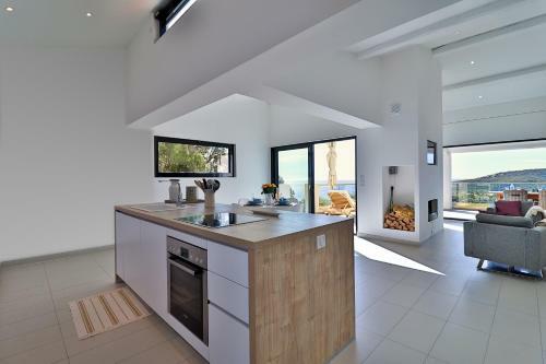 Ferienhaus Petites Maures, Meerblick Und Eigener Pool