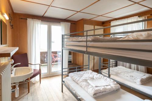 Lake Lodge Hostel