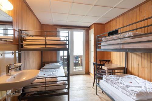 Lake Lodge Hostel