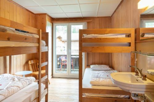 Lake Lodge Hostel